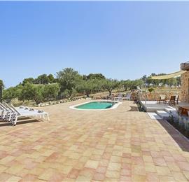 4 bedroom villa with pool, Castellammare del Golfo, sleeps 8-9
